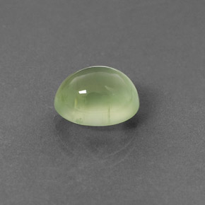 Préhnite vert naturelle coupe ovale, 4,45 ct, transparent