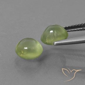 Shop natural 4.21ct Vert poire Préhnite gems, ovale, from Afrique du Sud at GemSelect. In stock, global shipping!