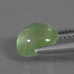 Préhnite vert naturelle coupe ovale, 2,36 ct, transparent