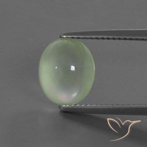 3.42ct Naturel Vert jaunâtre léger Préhnite, ovale, Transparent