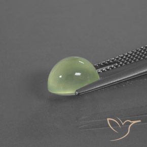 Préhnite Vert moyen naturelle ovale, 3.07 ct, Transparent