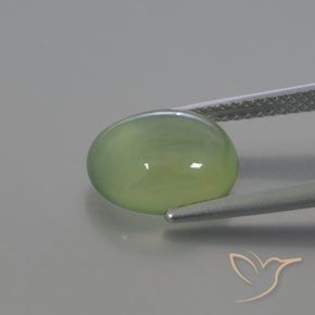 Préhnite Vert moyen naturelle ovale, 3.64 ct, Transparent / Translucide
