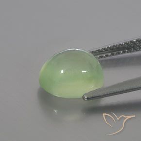 Préhnite Vert lime pâle naturelle ovale, 2.89 ct, Transparent / Translucide