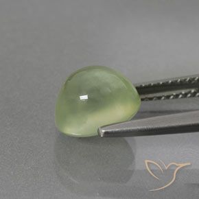 Préhnite Vert poire pâle naturelle ovale, 2.65 ct, Transparent / Translucide