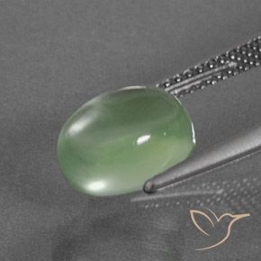 Préhnite Vert clair naturelle ovale, 3.36 ct, Transparent