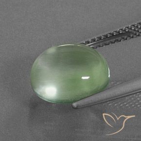 Préhnite Vert jaune léger naturelle ovale, 4.10 ct, Transparent