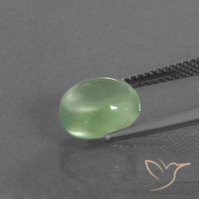 Préhnite Vert jaune léger naturelle ovale, 3.22 ct, Transparent