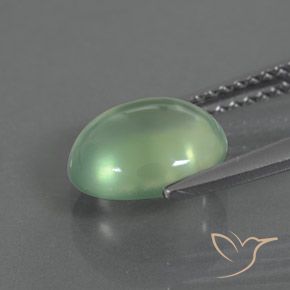 Préhnite Vert clair naturelle ovale, 2.25 ct, Transparent