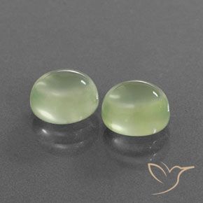Shop natural 3.94ct Vert moyen Préhnite gems, ovale, from Afrique du Sud at GemSelect. In stock, global shipping!