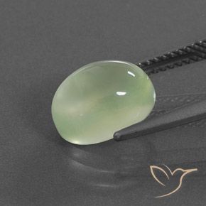 Préhnite Vert poire pâle naturelle ovale, 4.00 ct, Transparent / Translucide