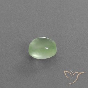 Préhnite Vert poire pâle naturelle ovale, 1.76 ct, Transparent / Translucide