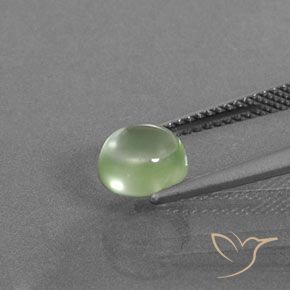 Préhnite Vert poire pâle naturelle ovale, 1.76 ct, Transparent
