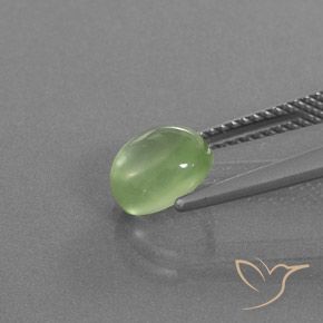 Préhnite Vert moyen naturelle ovale, 1.96 ct, Transparent / Translucide