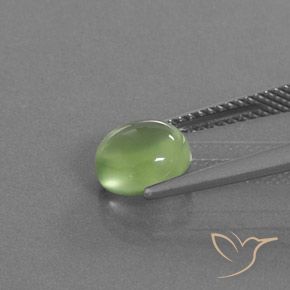 Préhnite Vert poire pâle naturelle ovale, 1.86 ct, Transparent