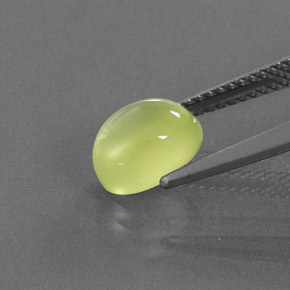 Prehnite Vert jaunâtre naturelle Coupe ovale, 2.36 ct, Transparent