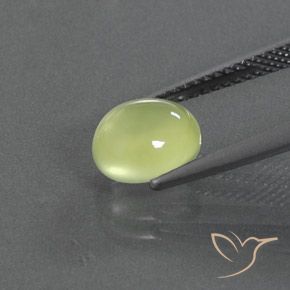 Préhnite Jaune clair naturelle ovale, 2.00 ct, Transparent / Translucide