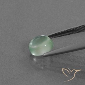 Préhnite Menthe légère naturelle ovale, 1.52 ct, Transparent
