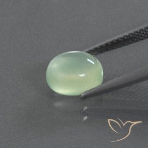 Préhnite Vert poire léger naturelle ovale, 2.21 ct, Transparent / Translucide