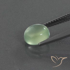 Préhnite Vert poire léger naturelle ovale, 2.17 ct, Transparent / Translucide