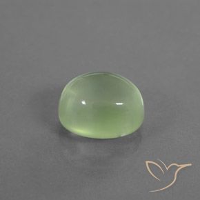 Préhnite Vert poire pâle naturelle ovale, 3.45 ct, Transparent / Translucide