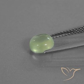 Préhnite Vert pâle naturelle ovale, 1.21 ct, Transparent