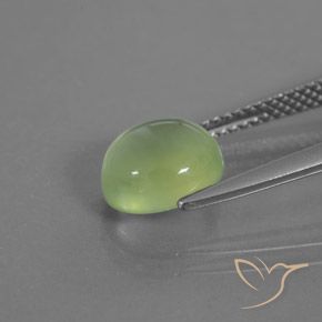 Préhnite Vert poire pâle naturelle ovale, 2.43 ct, Transparent / Translucide