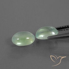Shop natural 2.39ct Vert poire léger Préhnite gems, ovale, from Afrique du Sud at GemSelect. In stock, global shipping!