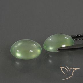 Shop natural 3.94ct Vert moyen Préhnite gems, ovale, from Afrique du Sud at GemSelect. In stock, global shipping!