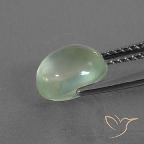 Préhnite vert naturelle coupe ovale, 2,34 ct, transparent