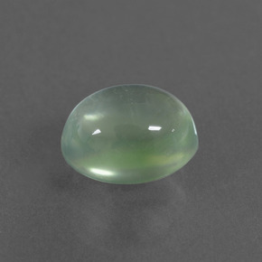 Préhnite vert naturelle coupe ovale, 2,52 ct, transparent