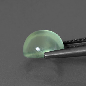 Préhnite vert naturelle coupe ovale, 1,84 ct, transparent