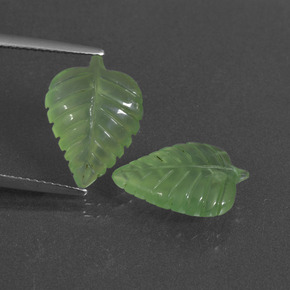 Achetez naturel 8,96ct vert préhnite gems, forme fantaisie, en provenance afrique du sud chez gemselect. en stock, livraison internationale!