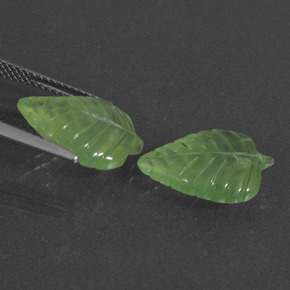 Achetez naturel 8,96ct vert préhnite gems, forme fantaisie, en provenance afrique du sud chez gemselect. en stock, livraison internationale!