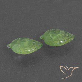 Shop natural 11.03ct Vert moyen Préhnite gems, Fantaisie, from Afrique du Sud at GemSelect. In stock, global shipping!