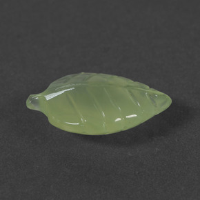 Préhnite vert naturelle forme fantaisie, 5,65 ct, translucide