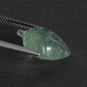 Préhnite vert naturelle forme fantaisie, 4,48 ct, translucide
