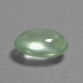 Préhnite vert naturelle coupe ovale, 2,05 ct, translucide