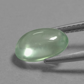 Préhnite vert naturelle coupe ovale, 2,05 ct, translucide