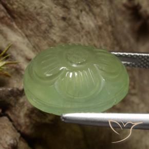 Préhnite Vert jaunâtre naturelle Taille Fleur, 12.53 ct, Translucide