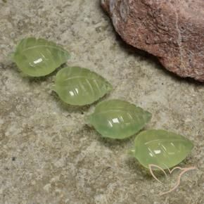 Shop natural 21.50ct Vert poire pâle Préhnite gems, Taille Fleur, from Afrique du Sud at GemSelect. In stock, global shipping!