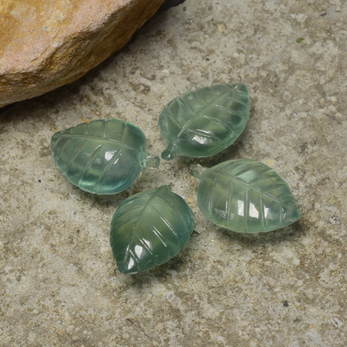 Achetez naturel 29,40ct vert préhnite gems, taille fleur, en provenance afrique du sud chez gemselect. en stock, livraison internationale!