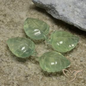 Shop natural 25.87ct Vert poire pâle Préhnite gems, Taille Fleur, from Afrique du Sud at GemSelect. In stock, global shipping!