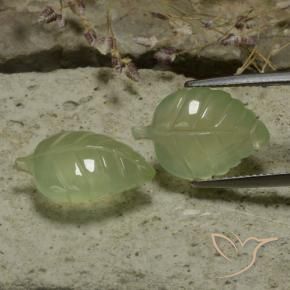 Shop natural 14.13ct Vert poire pâle Préhnite gems, Taille Fleur, from Afrique du Sud at GemSelect. In stock, global shipping!
