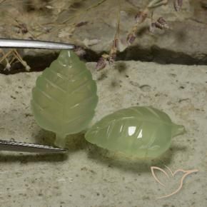 Shop natural 14.13ct Vert poire pâle Préhnite gems, Taille Fleur, from Afrique du Sud at GemSelect. In stock, global shipping!
