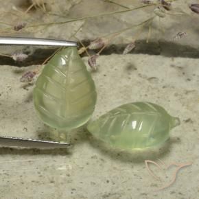 Shop natural 13.18ct Vert poire pâle Préhnite gems, Taille Fleur, from Afrique du Sud at GemSelect. In stock, global shipping!