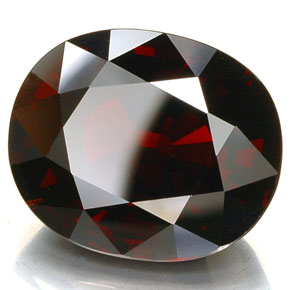 Grenat pyrope rouge naturelle coupe ovale, 32,16 ct, IF