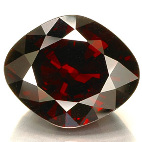 Grenat pyrope rouge naturelle forme fantaisie, 21,57 ct, VVS