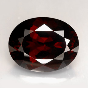 Grenat pyrope rouge naturelle coupe ovale, 14,36 ct, VVS