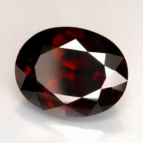 Grenat pyrope rouge naturelle coupe ovale, 14,36 ct, VVS