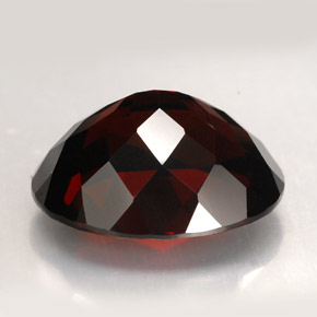 Grenat pyrope rouge naturelle coupe ovale, 14,36 ct, VVS